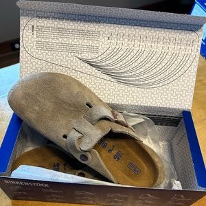 Birkenstock Boston BS in color Taupe.